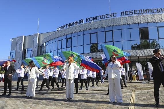Металлоинвест построил для жителей Губкина современный физкультурно-оздоровительный комплекс